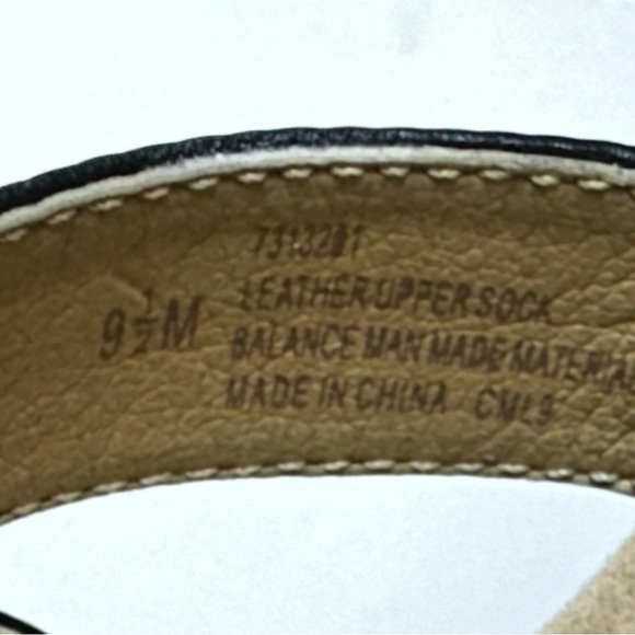 Softspots Black Strappy Sandals with Ankle Strap 🖤 - Picture 6 of 7